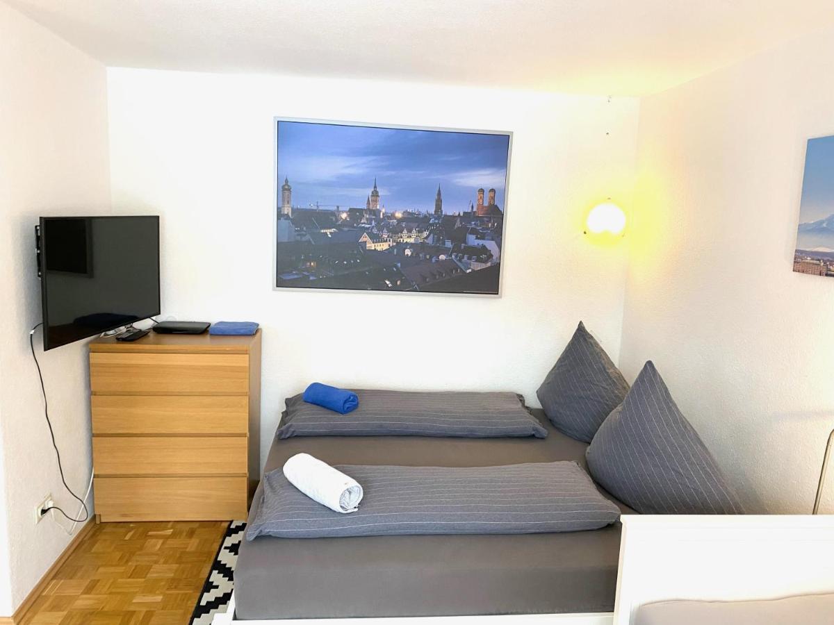 Gemuetliche Privatzimmer Mit Geteiltem Bad, Kueche Und Garten München Ngoại thất bức ảnh