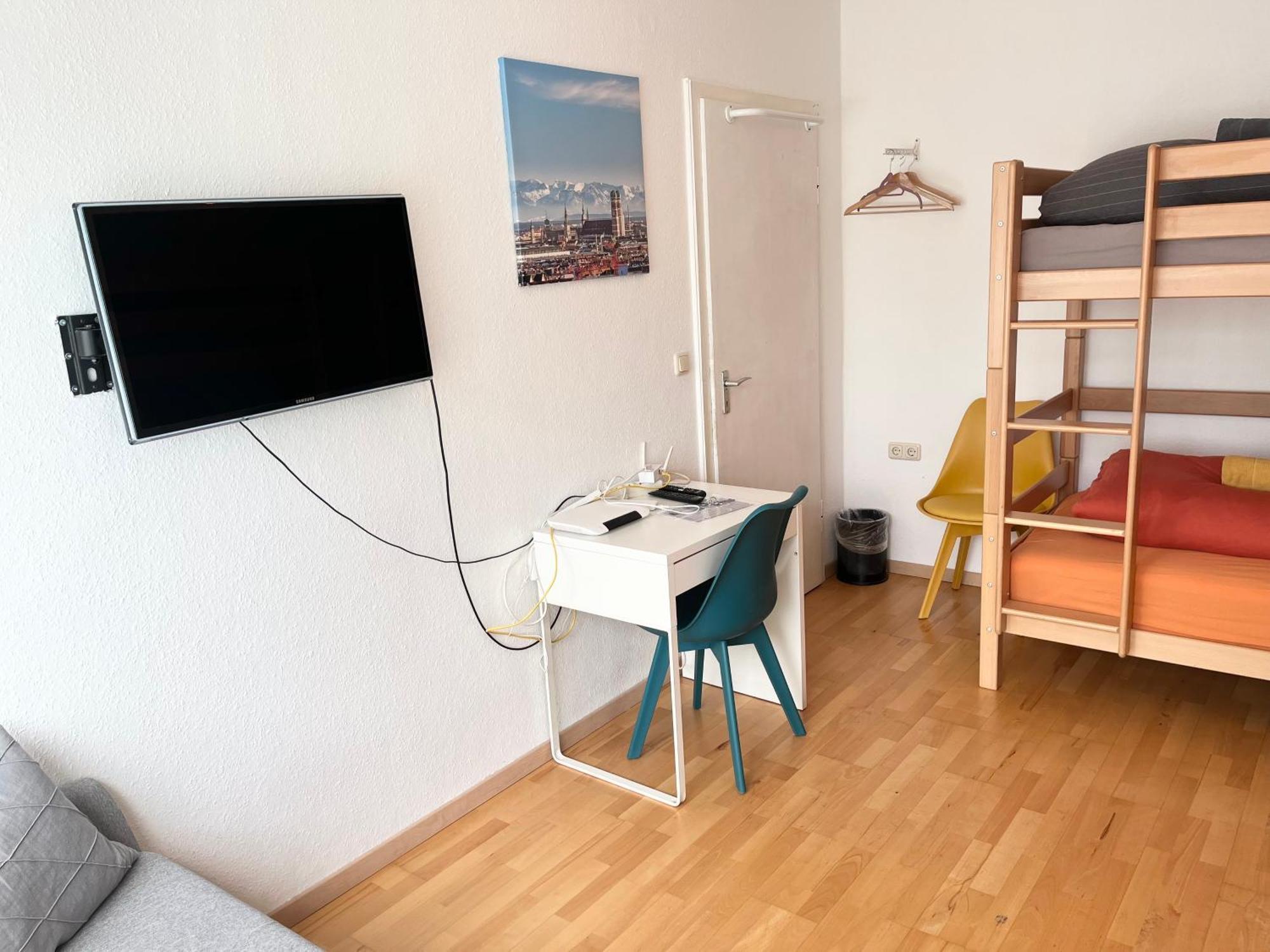 Gemuetliche Privatzimmer Mit Geteiltem Bad, Kueche Und Garten München Ngoại thất bức ảnh