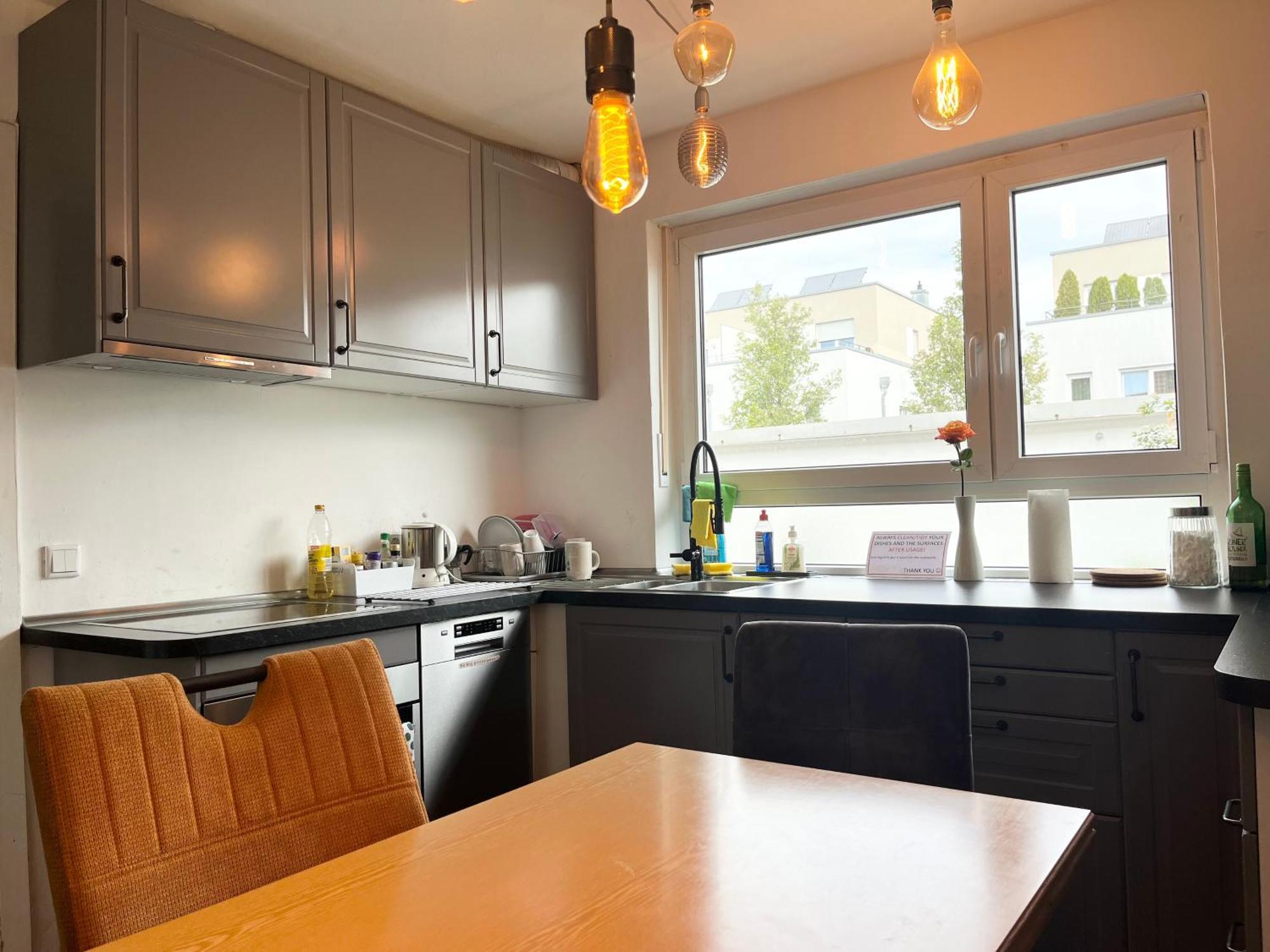 Gemuetliche Privatzimmer Mit Geteiltem Bad, Kueche Und Garten München Ngoại thất bức ảnh